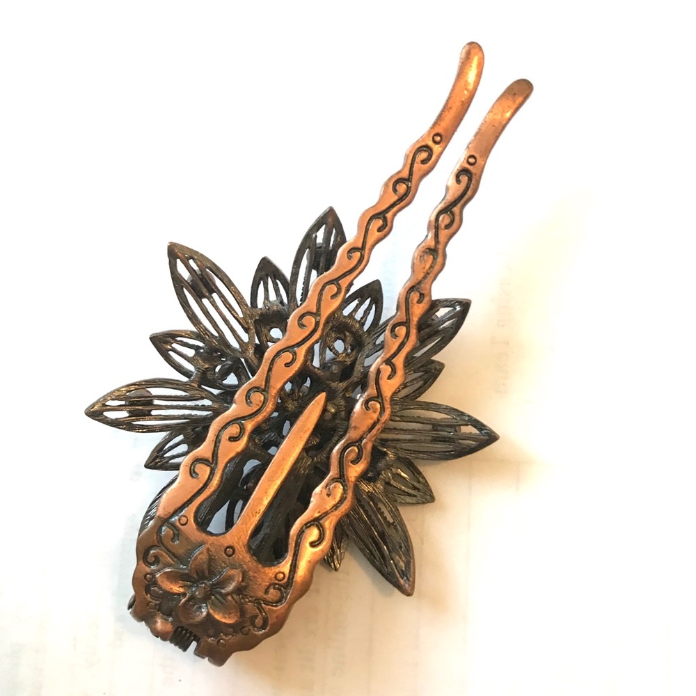 ♦️SALE♦️ Wonen Hair Accessory/ Clip - Picture 5 of 5